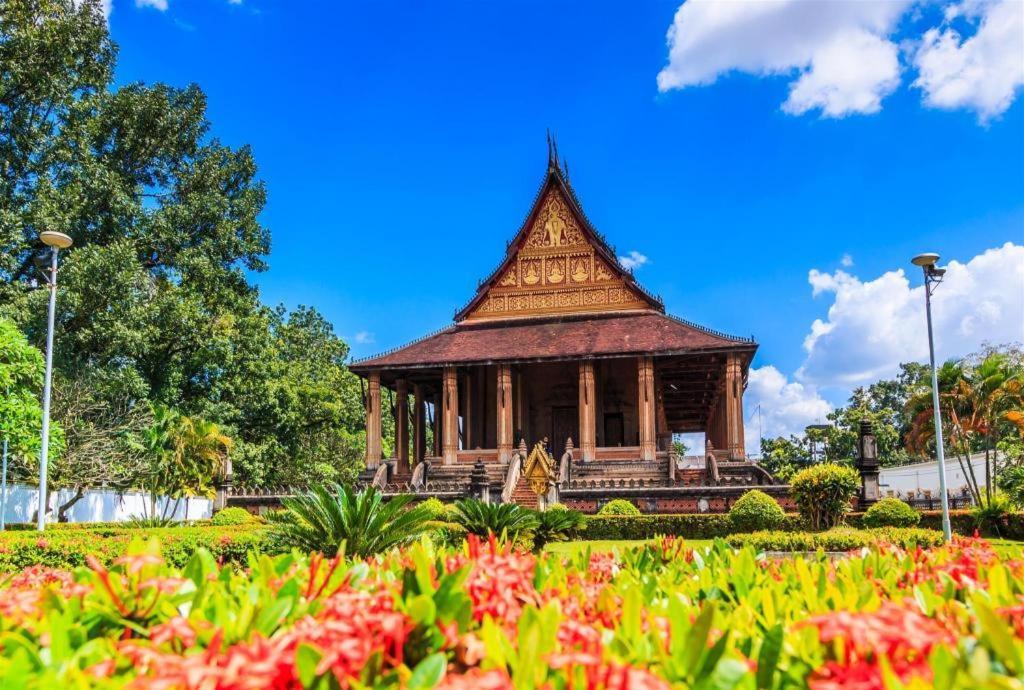 Lani'S House By The Ponds Hotell Vientiane Exteriör bild