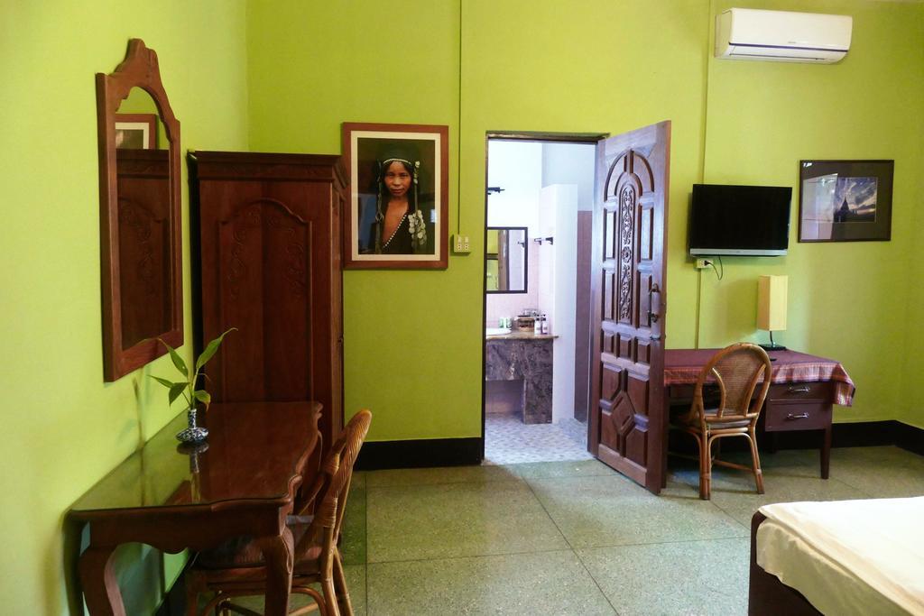 Lani'S House By The Ponds Hotell Vientiane Exteriör bild