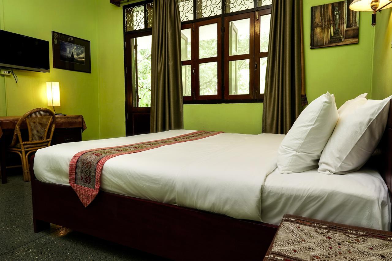 Lani'S House By The Ponds Hotell Vientiane Exteriör bild