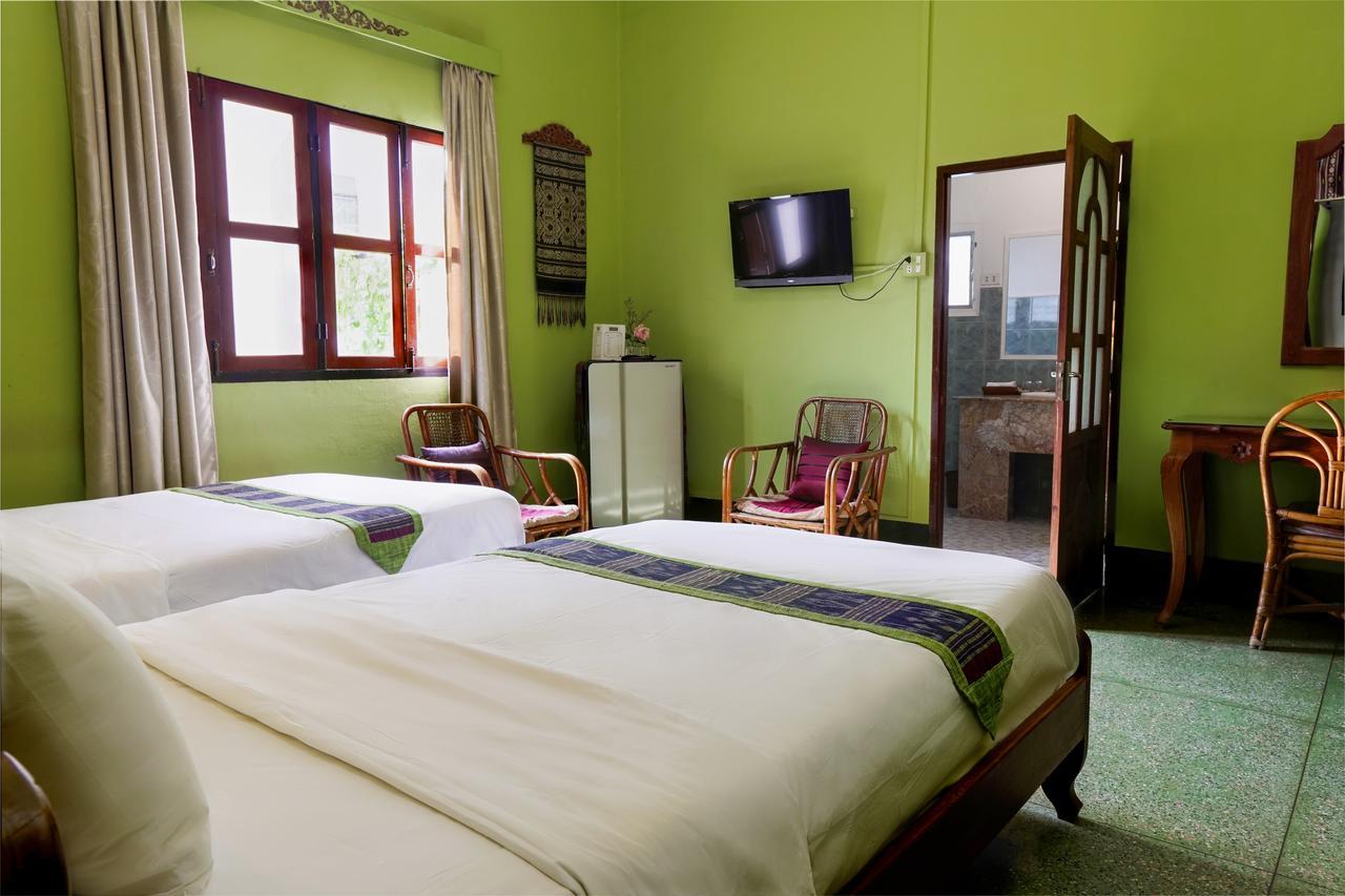 Lani'S House By The Ponds Hotell Vientiane Exteriör bild