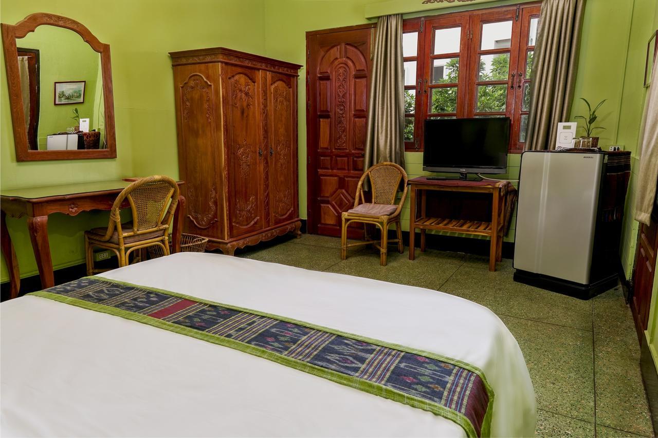 Lani'S House By The Ponds Hotell Vientiane Exteriör bild
